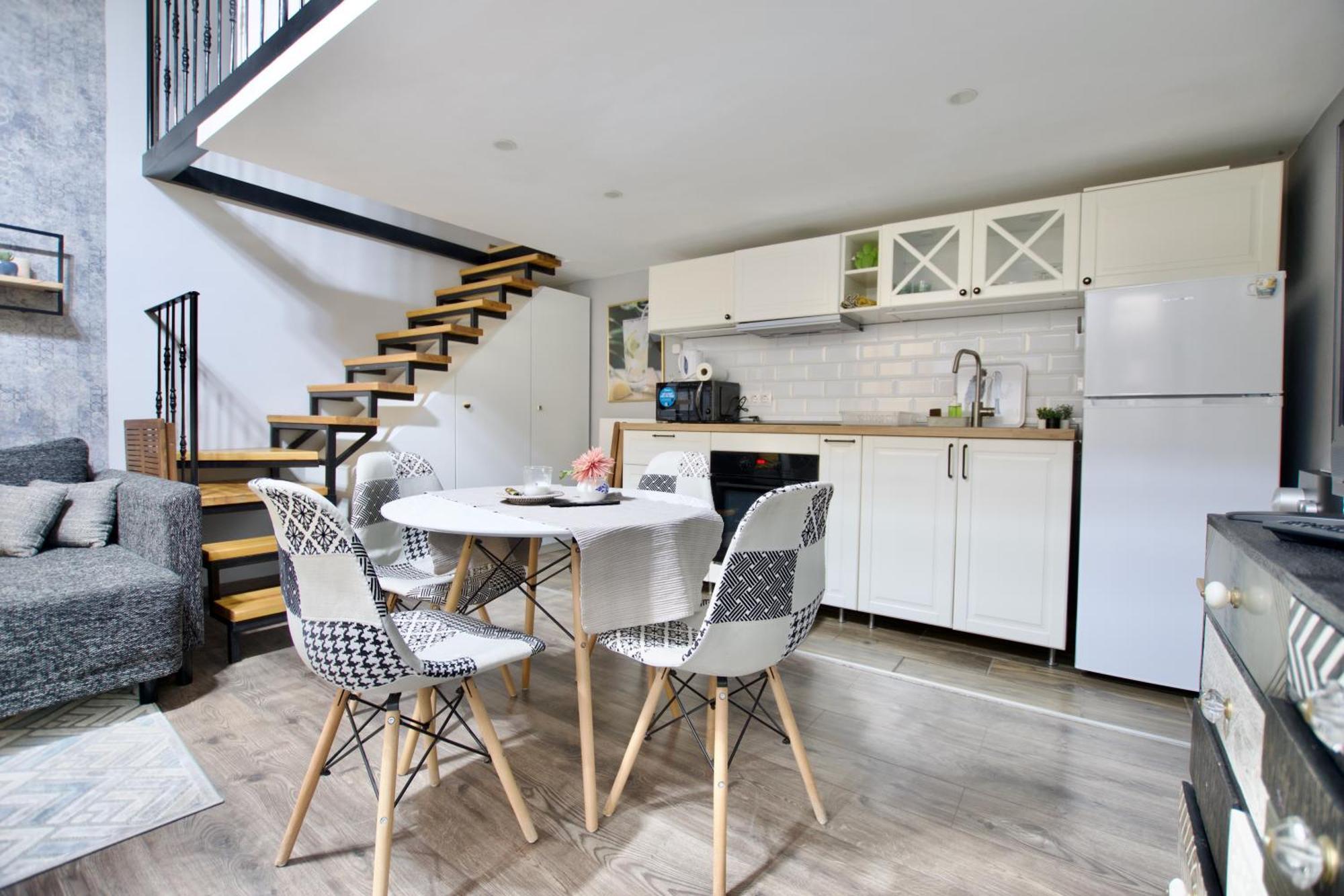Studio Apartment By Hi5- Rozsa Street ブダペスト エクステリア 写真